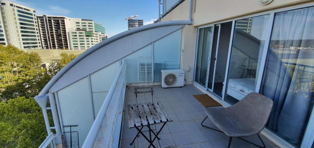 Dana-Cozy Private Room In Shared Central Apt-Rm 2 Canberra Buitenkant foto