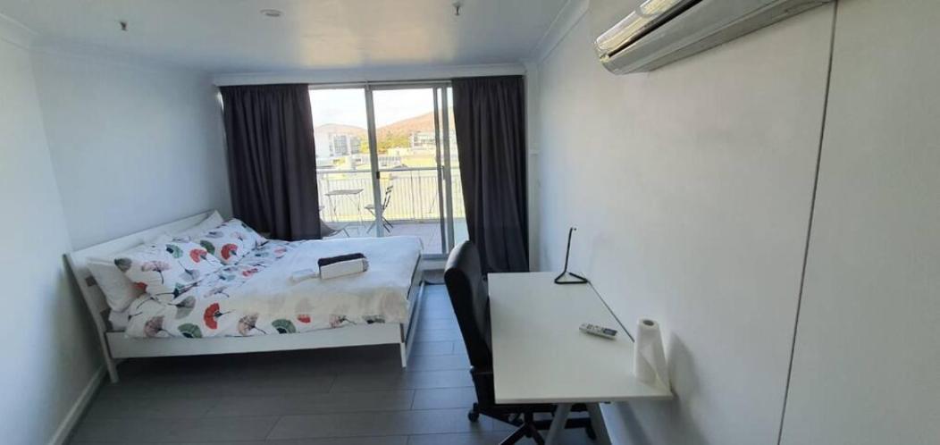 Dana-Cozy Private Room In Shared Central Apt-Rm 2 Canberra Buitenkant foto